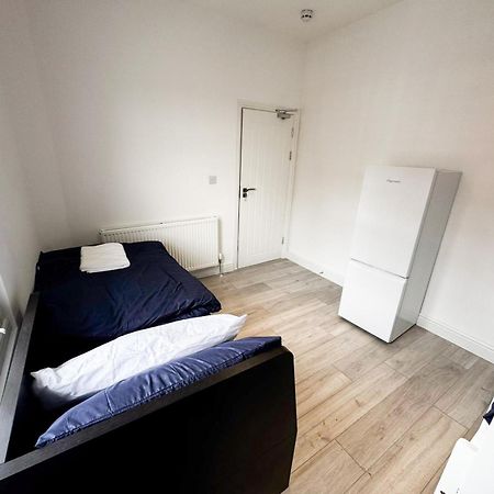149 Budget Guesthouse Лондон Экстерьер фото