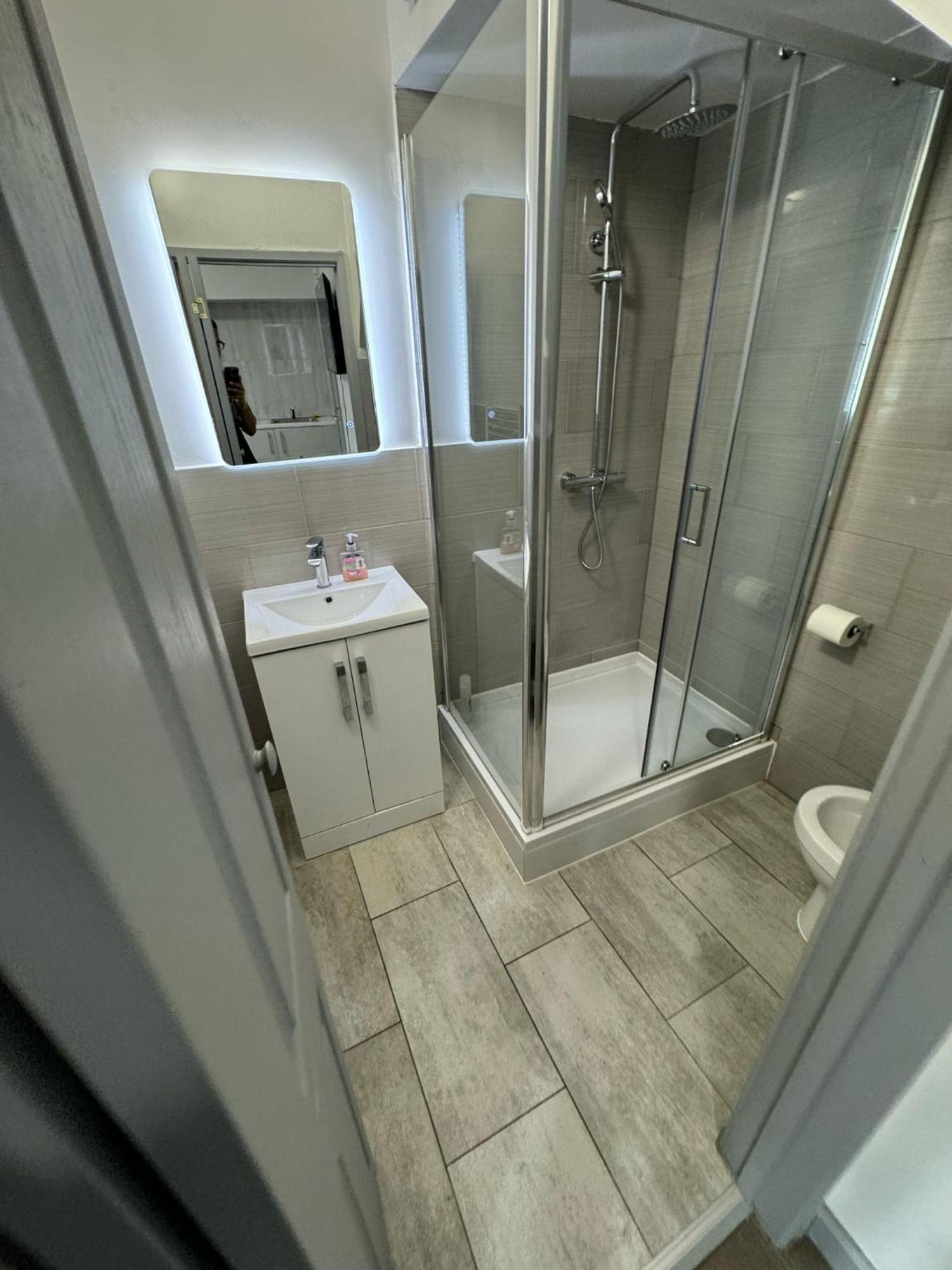 149 Budget Guesthouse Лондон Экстерьер фото