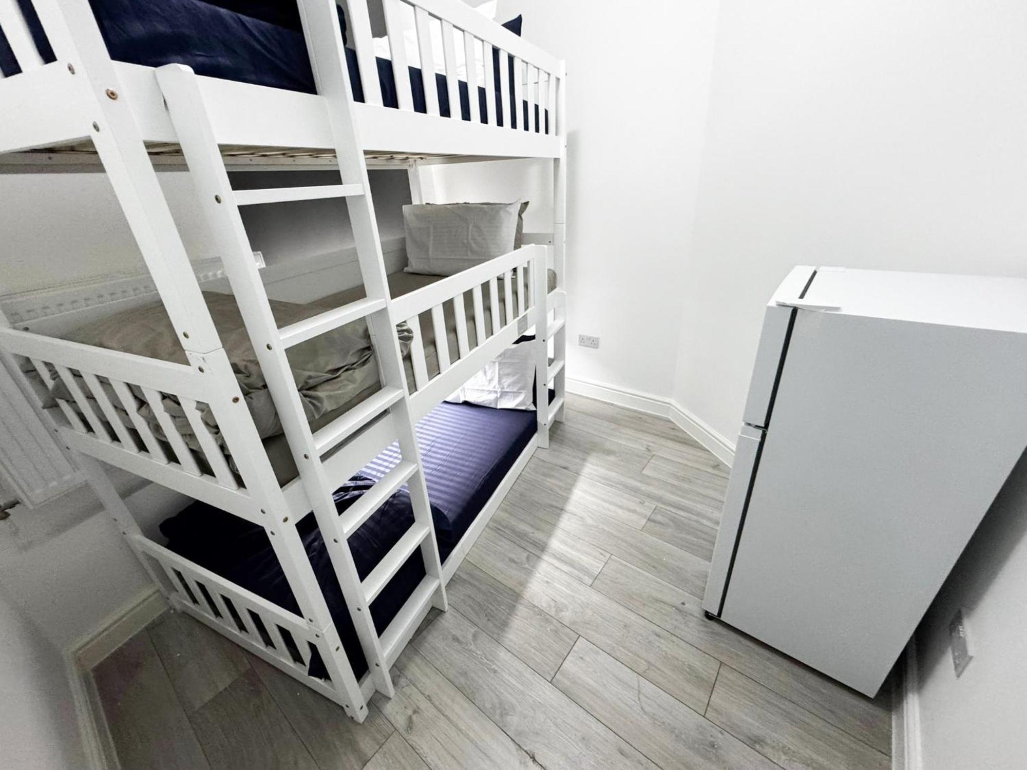 149 Budget Guesthouse Лондон Экстерьер фото