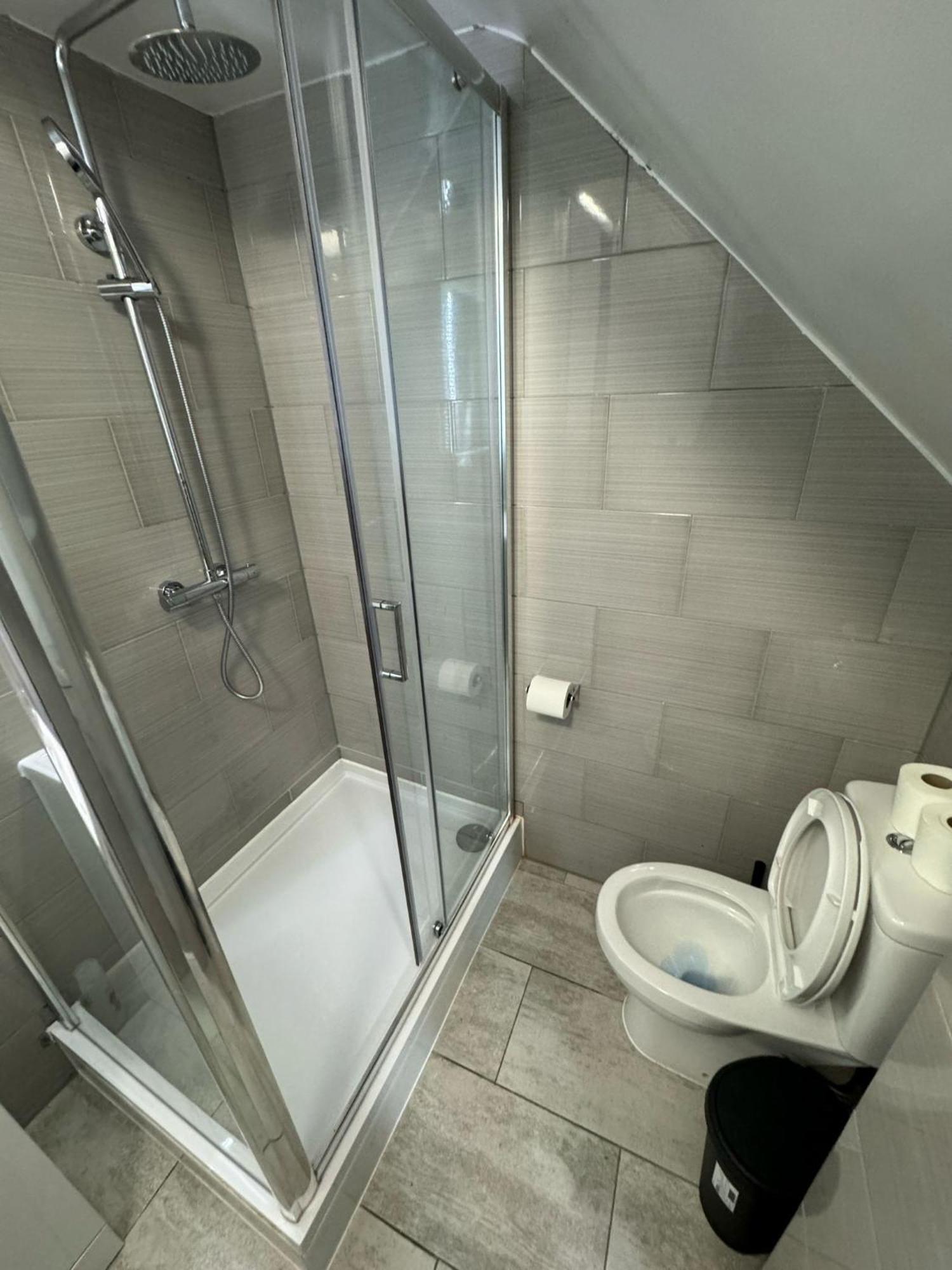 149 Budget Guesthouse Лондон Экстерьер фото